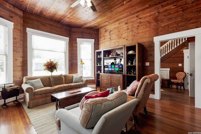 400 N Bowie, Seguin, TX 78155