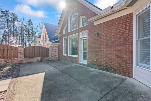 3010 Village Green Circle, Roswell, GA 30075