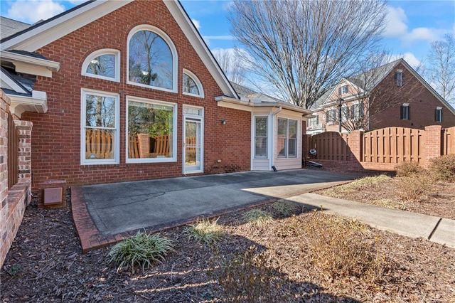 3010 Village Green Circle, Roswell, GA 30075