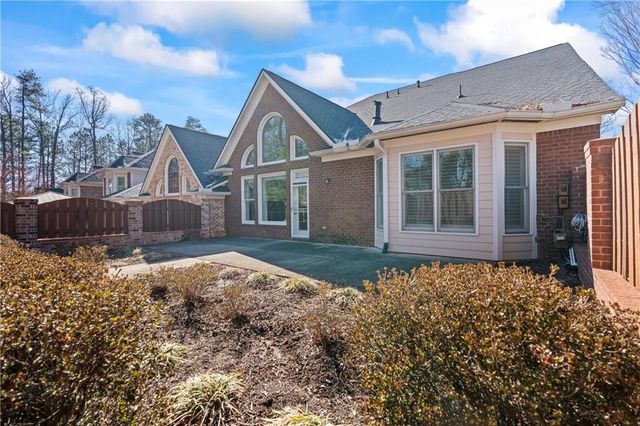 3010 Village Green Circle, Roswell, GA 30075