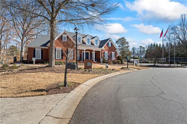 3010 Village Green Circle, Roswell, GA 30075