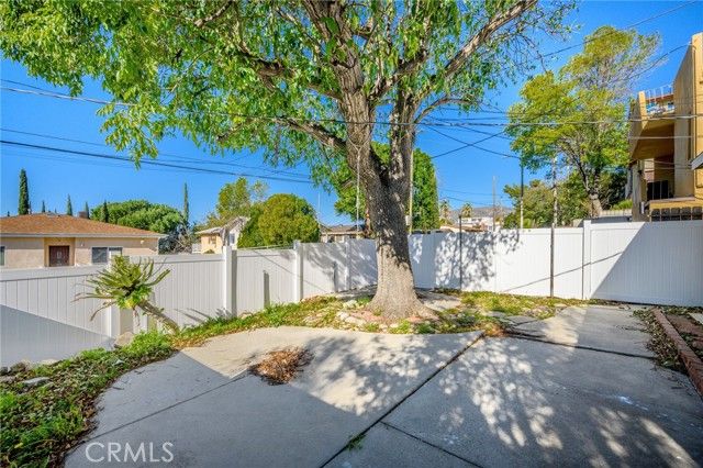 10230 Silverton 1, Tujunga (los Angeles), CA 91042