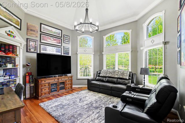 6086 Admiral Court, Washington Township, MI 48094