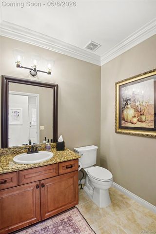 6086 Admiral Court, Washington Township, MI 48094