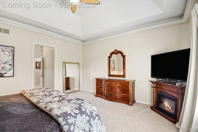 6086 Admiral Court, Washington Township, MI 48094