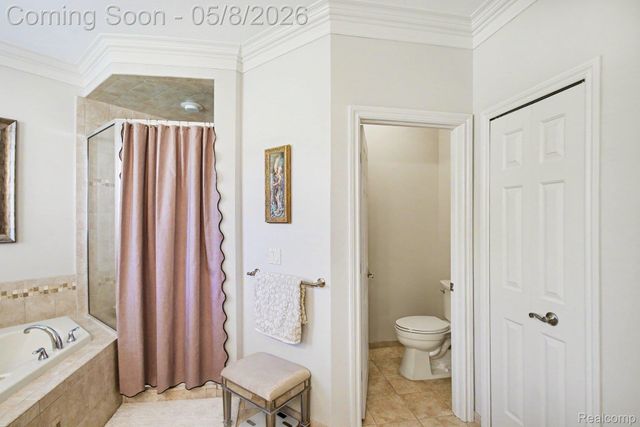 6086 Admiral Court, Washington Township, MI 48094