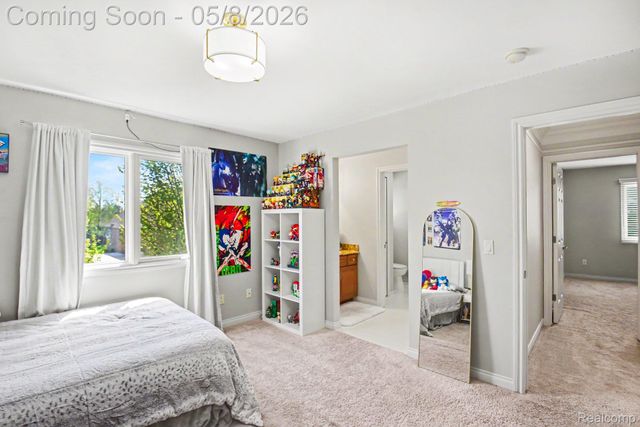 6086 Admiral Court, Washington Township, MI 48094