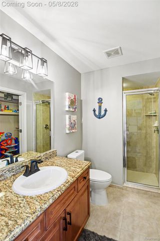 6086 Admiral Court, Washington Township, MI 48094