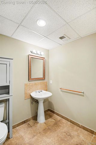 6086 Admiral Court, Washington Township, MI 48094