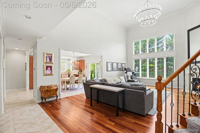 6086 Admiral Court, Washington Township, MI 48094