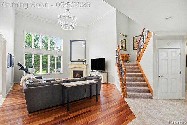 6086 Admiral Court, Washington Township, MI 48094
