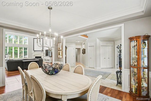 6086 Admiral Court, Washington Township, MI 48094