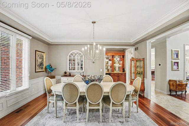 6086 Admiral Court, Washington Township, MI 48094