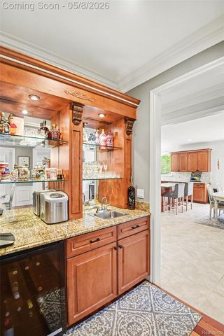 6086 Admiral Court, Washington Township, MI 48094
