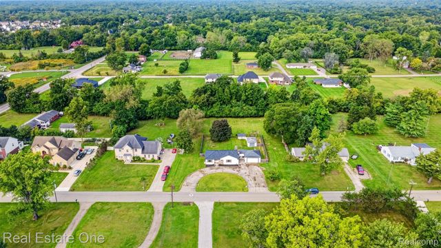 25275 Ravine Street, Southfield, MI 48033