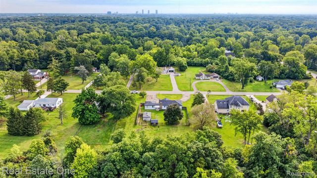 25275 Ravine Street, Southfield, MI 48033