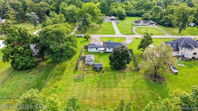 25275 Ravine Street, Southfield, MI 48033