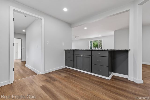 25275 Ravine Street, Southfield, MI 48033
