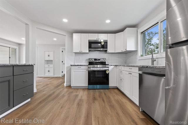 25275 Ravine Street, Southfield, MI 48033
