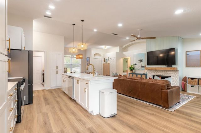 983 COUNTRYSIDE WEST BOULEVARD, Port Orange, FL 32127