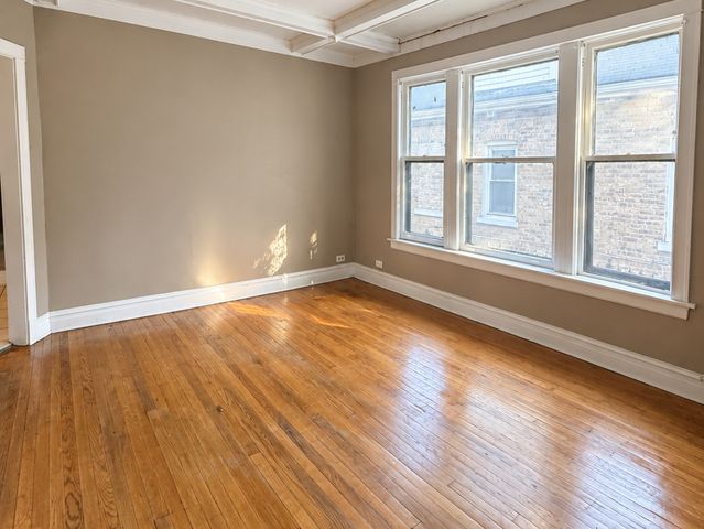 7637 S Eberhart Avenue, Chicago, IL 60619
