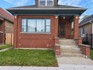 7637 S Eberhart Avenue, Chicago, IL 60619