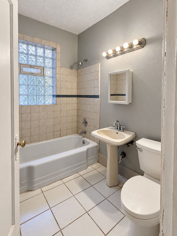7637 S Eberhart Avenue, Chicago, IL 60619 — photo 5