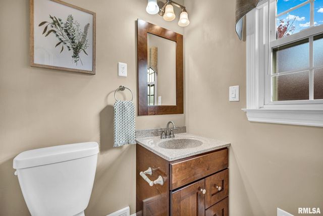 228 N KICKAPOO Terrace, Peoria, IL 61604