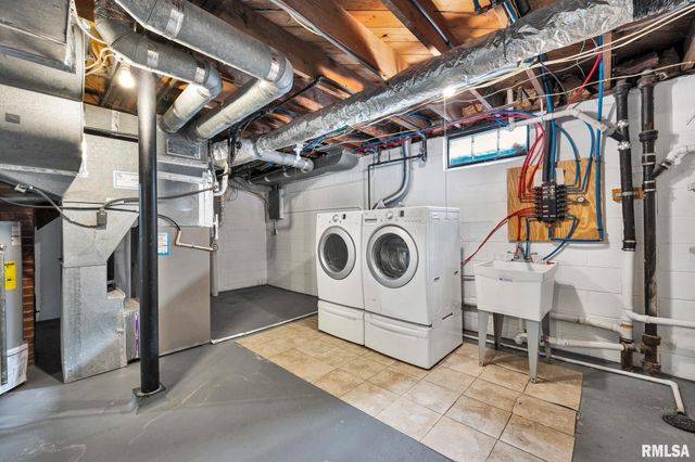 228 N KICKAPOO Terrace, Peoria, IL 61604