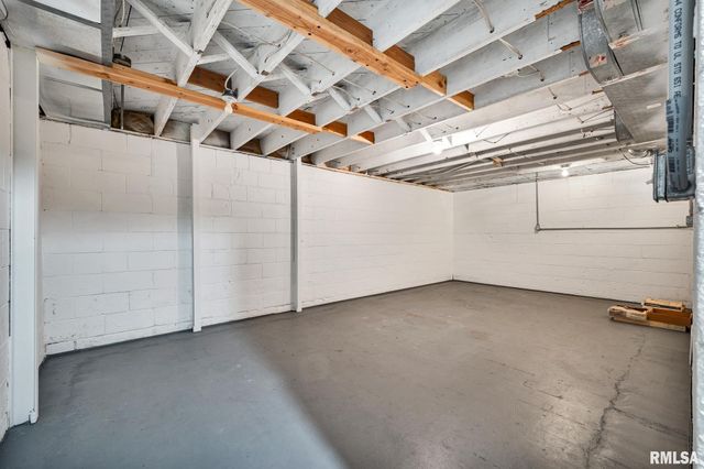 228 N KICKAPOO Terrace, Peoria, IL 61604