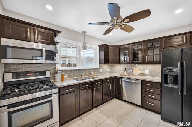 228 N KICKAPOO Terrace, Peoria, IL 61604