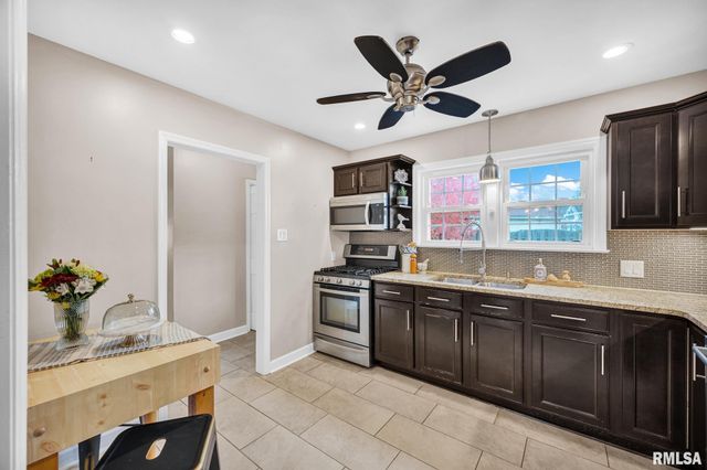 228 N KICKAPOO Terrace, Peoria, IL 61604