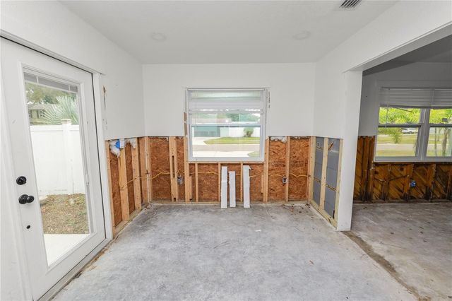 8100 OVERLOOK PLACE NE, St Petersburg, FL 33702