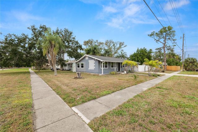 8100 OVERLOOK PLACE NE, St Petersburg, FL 33702