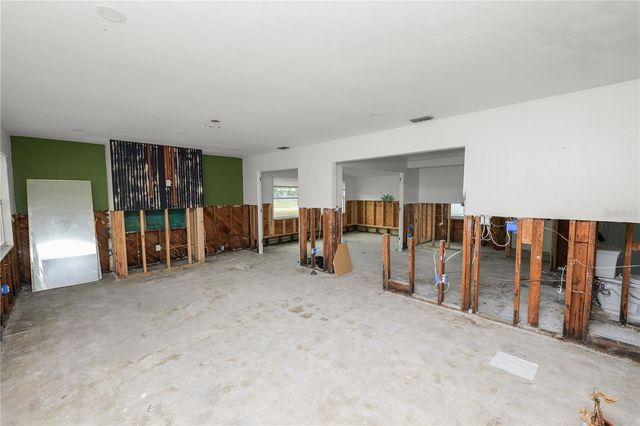 8100 OVERLOOK PLACE NE, St Petersburg, FL 33702