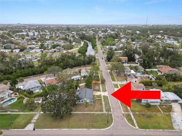 8100 OVERLOOK PLACE NE, St Petersburg, FL 33702