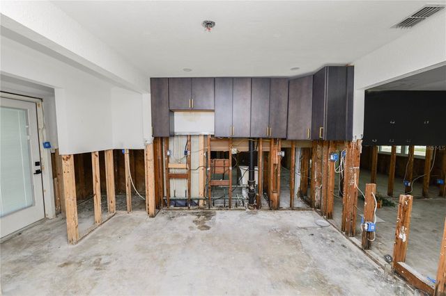 8100 OVERLOOK PLACE NE, St Petersburg, FL 33702