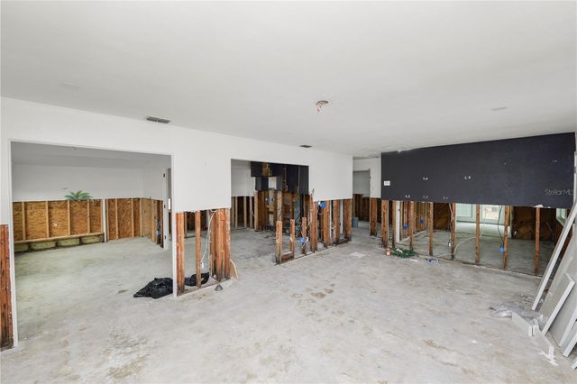 8100 OVERLOOK PLACE NE, St Petersburg, FL 33702