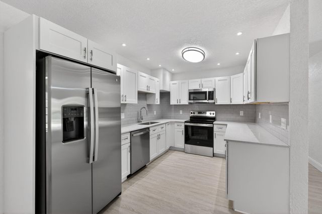 1048 SW 1st Terrace, Pompano Beach, FL 33060