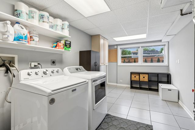 1105 E Barberry Lane, Mount Prospect, IL 60056