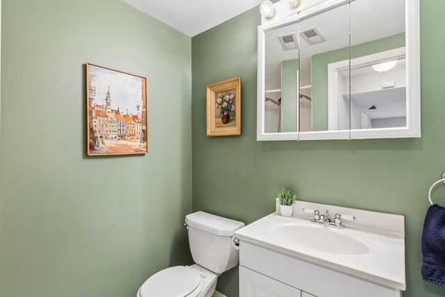 1105 E Barberry Lane, Mount Prospect, IL 60056