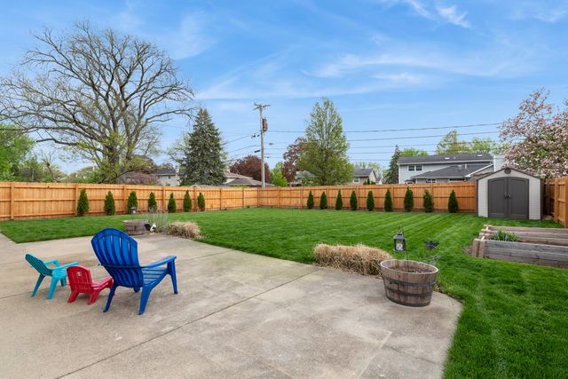 1105 E Barberry Lane, Mount Prospect, IL 60056