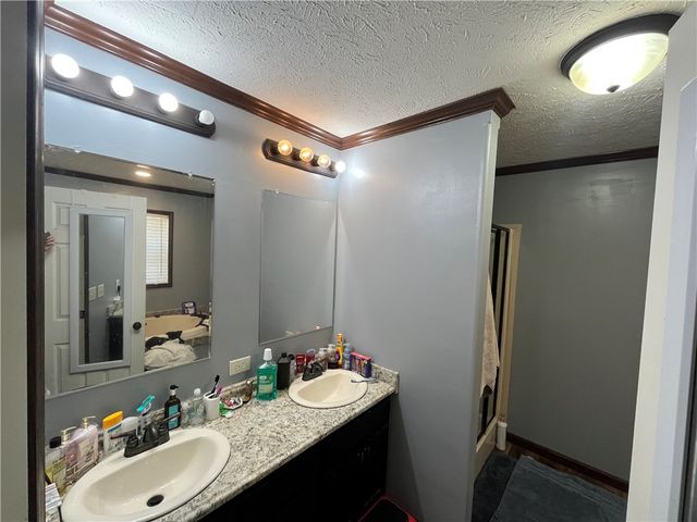 805 6th Avenue, Gravette, AR 72736