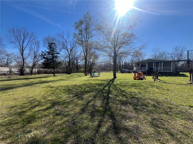 805 6th Avenue, Gravette, AR 72736