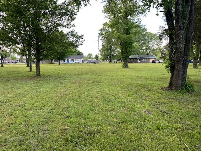 805 6th Avenue, Gravette, AR 72736