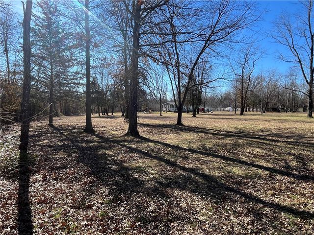 805 6th Avenue, Gravette, AR 72736