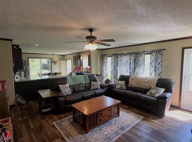 805 6th Avenue, Gravette, AR 72736
