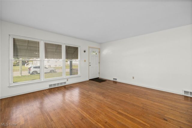 312 Henry Street, Elyria, OH 44035