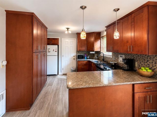 635 Robinson Terrace, Union, NJ 07083