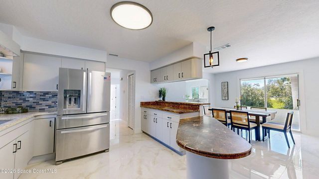 807 W Central Boulevard, Cape Canaveral, FL 32920